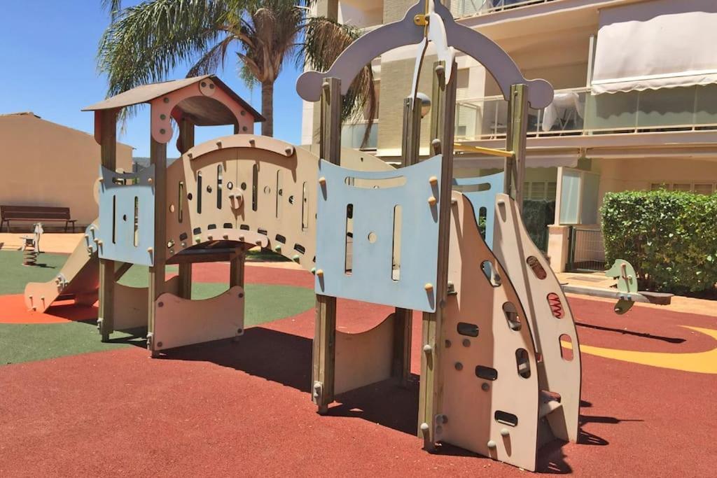 Piso Bajo 3 Habitaciones 2 Banos Y Gran Terraza Denia Kültér fotó